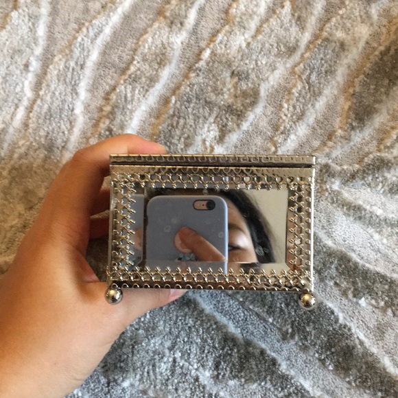 Cynthia Rowley jewelry box - Picture 4 of 8